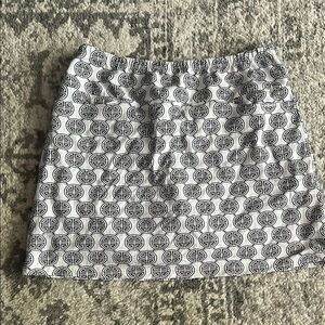 Stylish Black and White Patterned Skirt